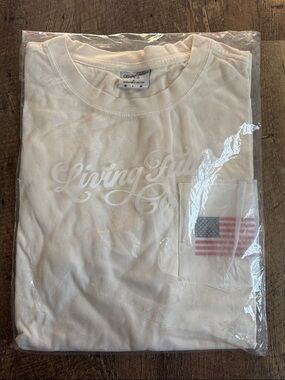 New in bag Living Fully T-shirt